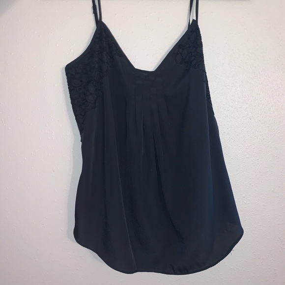Black tank top with lace accents - Picture 3 of 5